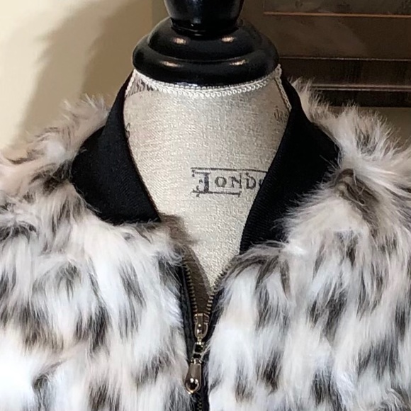 NWOT Say What? White & Black Faux Fur Jacket Sz M - Picture 6 of 12